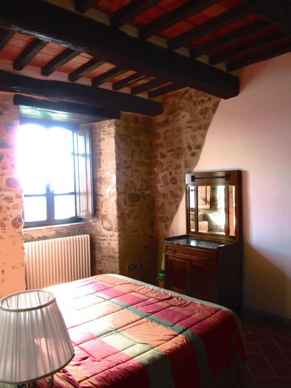 Castello Di Cisterna Aparthotel Gaglietole Ngoại thất bức ảnh