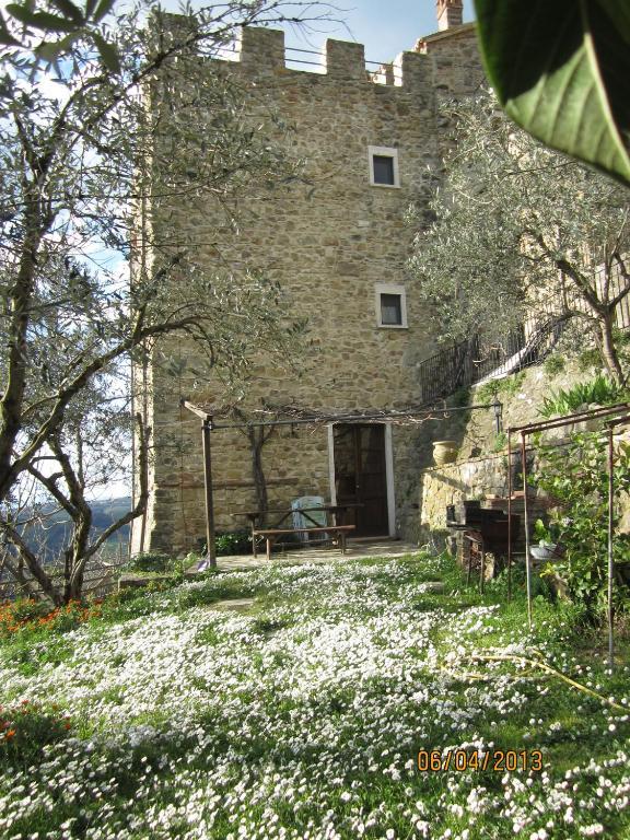 Castello Di Cisterna Aparthotel Gaglietole Ngoại thất bức ảnh