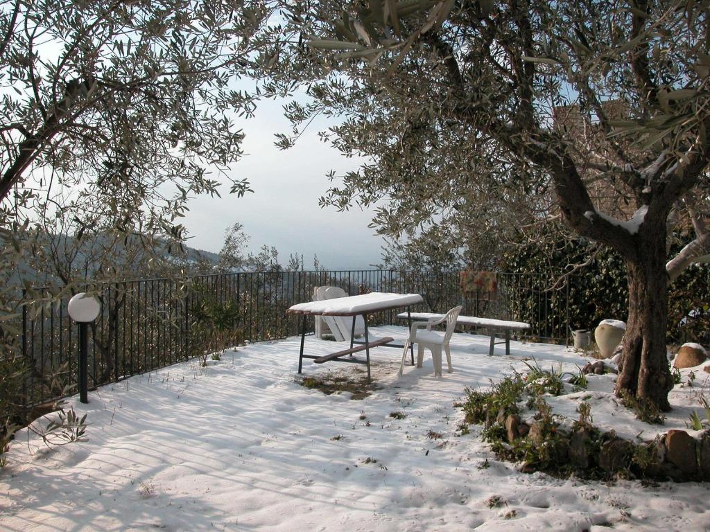 Castello Di Cisterna Aparthotel Gaglietole Ngoại thất bức ảnh