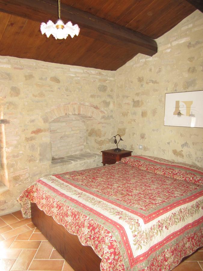 Castello Di Cisterna Aparthotel Gaglietole Ngoại thất bức ảnh