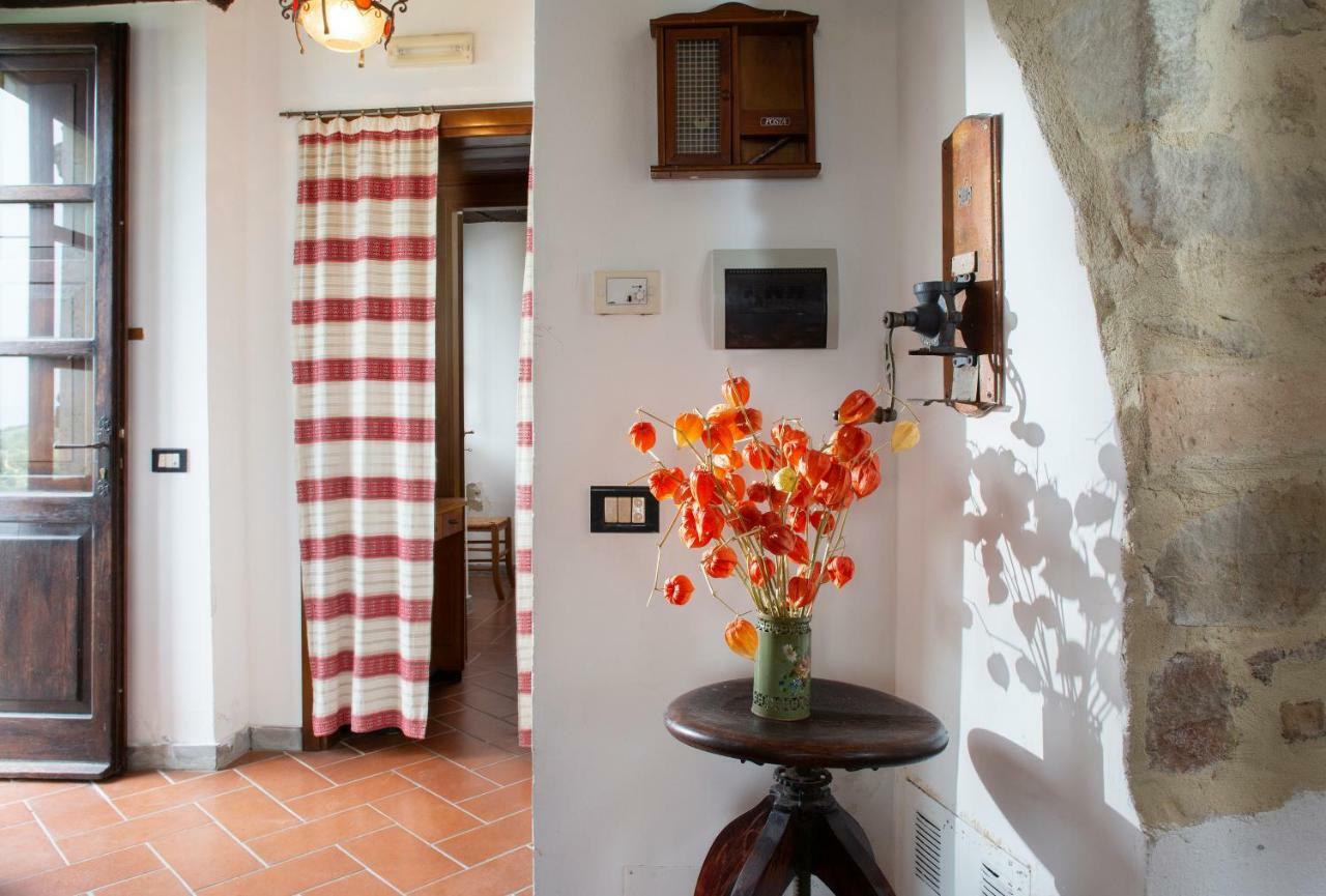 Castello Di Cisterna Aparthotel Gaglietole Ngoại thất bức ảnh